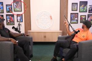 九游体育官网-莱斯科特：我想要撞梅西，他不可能比我壮，结果他把我驼起来了