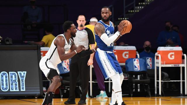 九游体育官网-35000分之夜 詹姆斯惨遇里程悲 篮网一招降服湖人